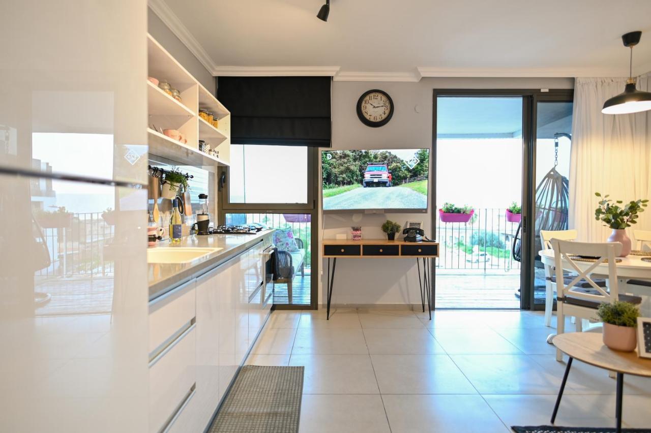 Yalarent Migdalor Boutique Apartments With Sea Views Тверия Экстерьер фото