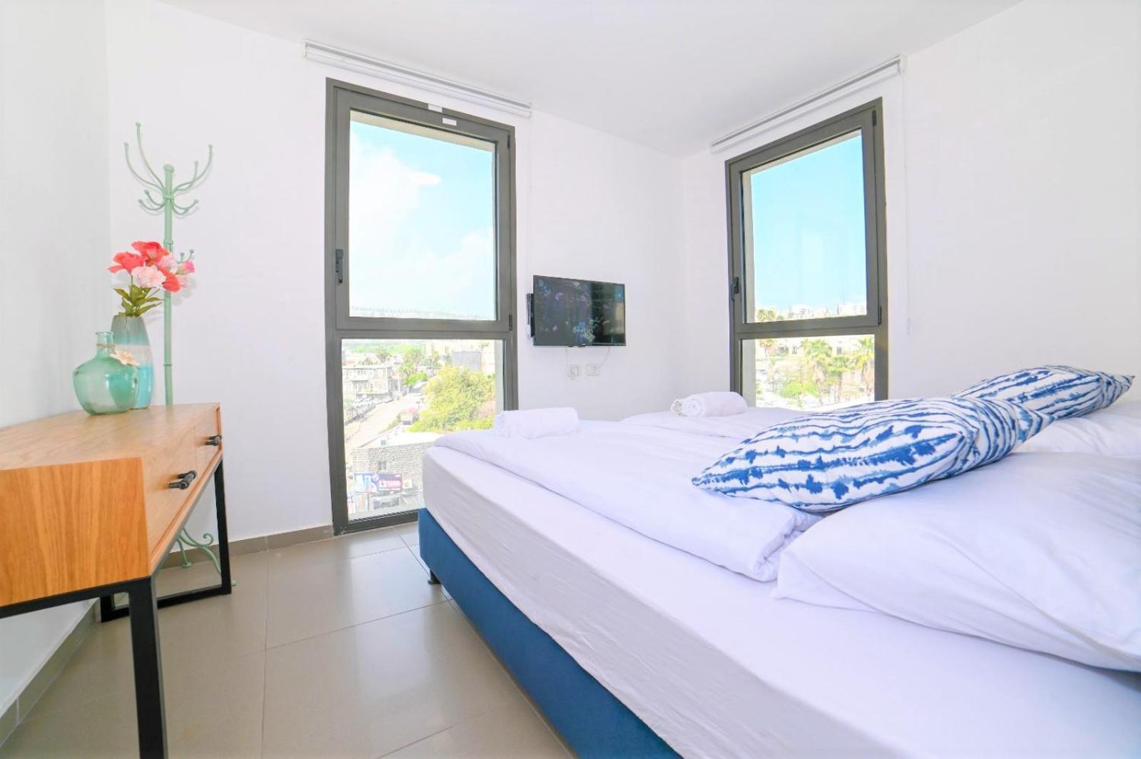Yalarent Migdalor Boutique Apartments With Sea Views Тверия Экстерьер фото