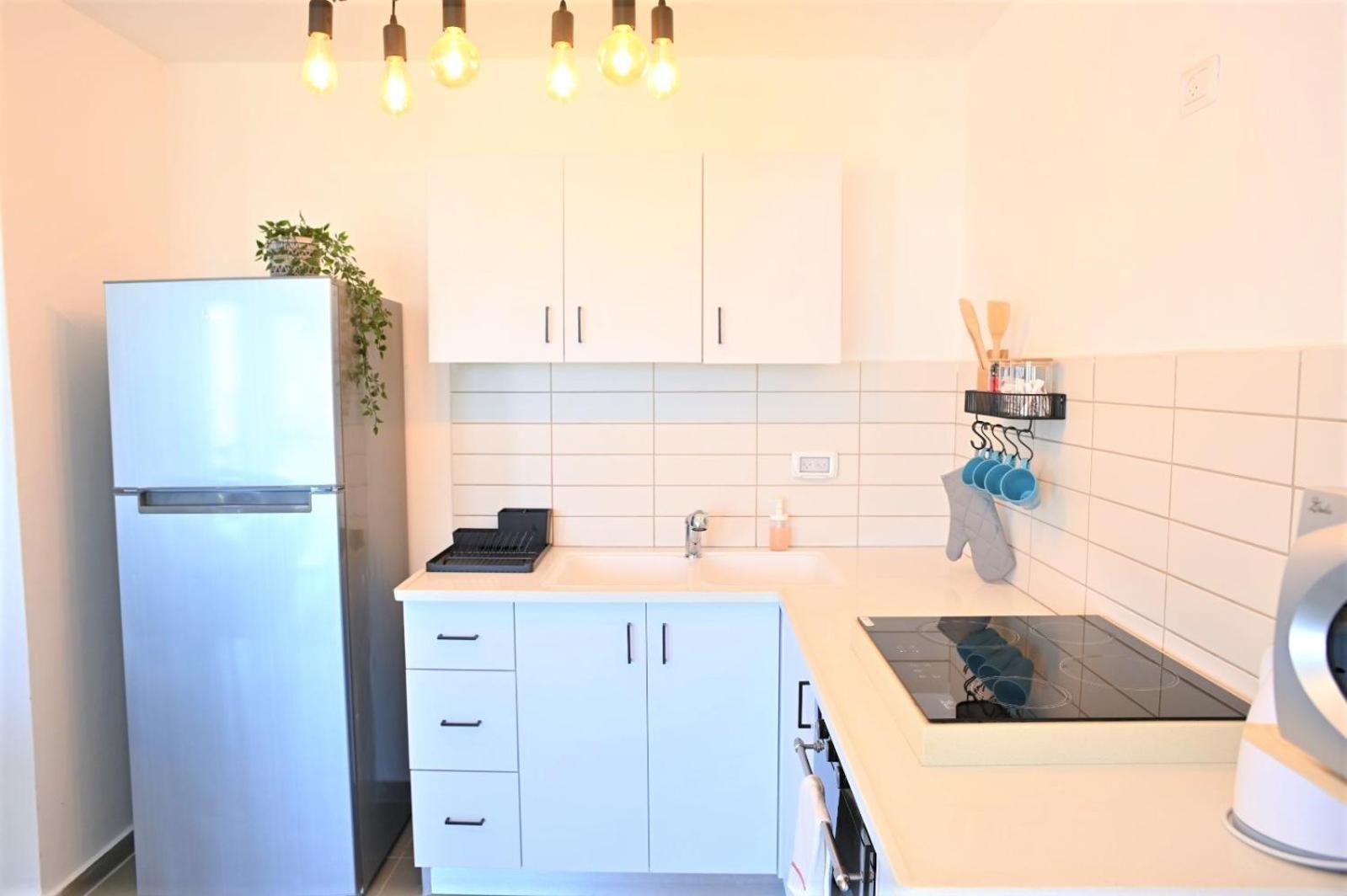 Yalarent Migdalor Boutique Apartments With Sea Views Тверия Экстерьер фото