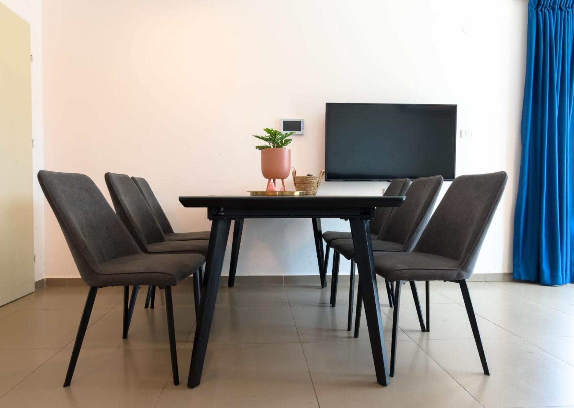 Yalarent Migdalor Boutique Apartments With Sea Views Тверия Экстерьер фото